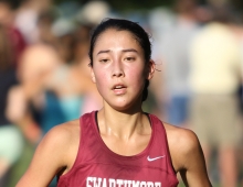 Tess Wei ’17 running a race